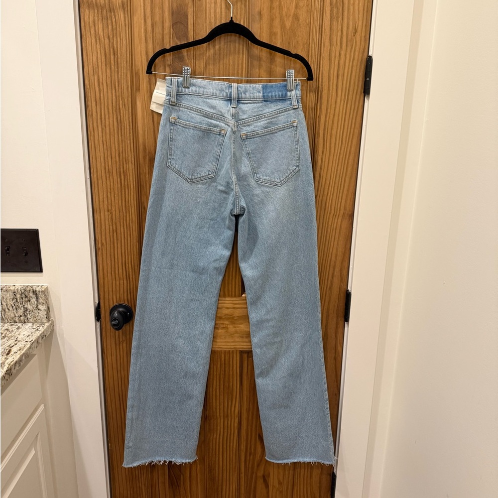 Abercrombie & Fitch The 90s Relaxed Jean
High Rise - Picture 2 of 4